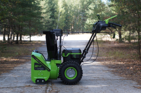 Снегоуборщик аккумуляторный GreenWorks GD82ST56 (без АКБ и ЗУ)
