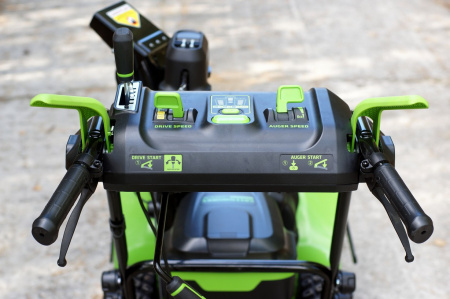 Снегоуборщик аккумуляторный GreenWorks GD82ST56 (без АКБ и ЗУ)