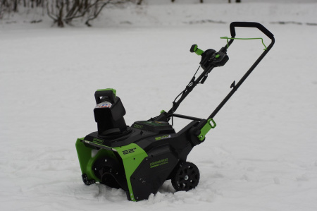 Снегоуборщик аккумуляторный GreenWorks GD82STK5 (АКБ 1х5Ач + ЗУ)