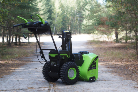 Снегоуборщик аккумуляторный GreenWorks GD82ST56 (без АКБ и ЗУ)