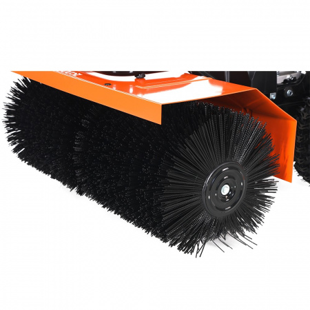 Бензиновая самоходная подметальная машина YARD FOX 800 SL
